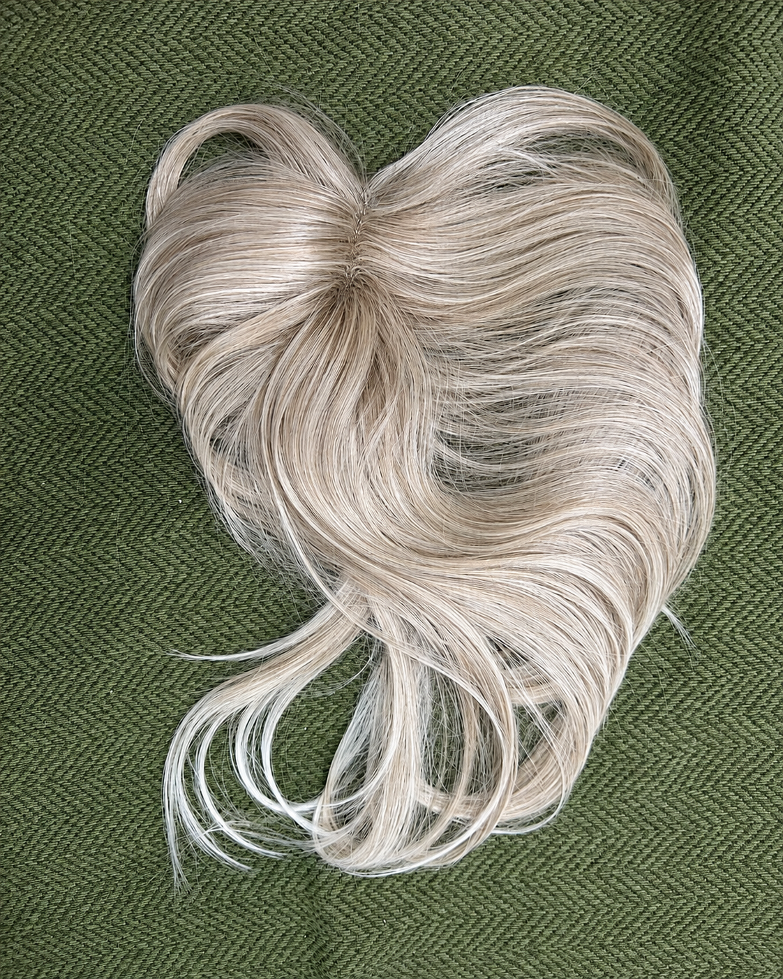 Women's Clip-In Hair Extensions for Added Volume and Quick Style Transformation
