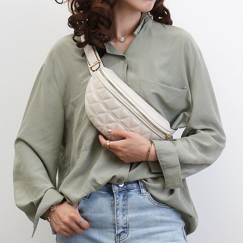 Diamond-Pattern Belt Bag | Sturdy & Practical