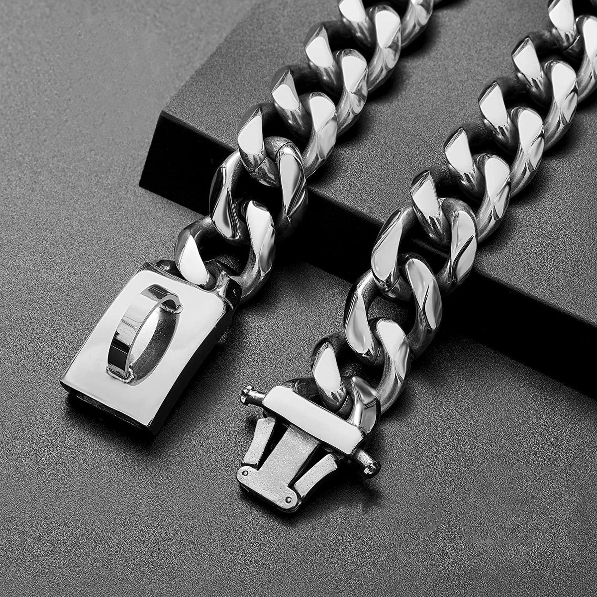 Heavy-Duty Dog Collar for Medium and Large Breeds
