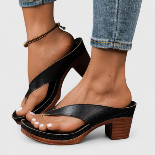 Orthopedic 5 cm Heeled Thong Sandals with Ergonomic Insole and Non-Slip Sole for All-Day Wear – Black