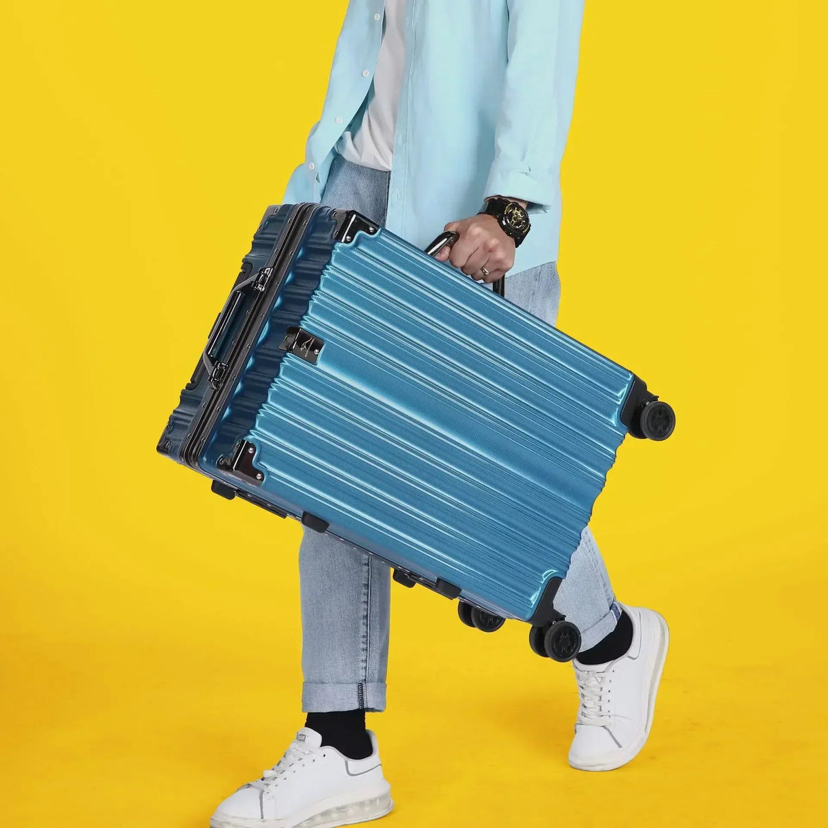 Unisex Hardshell Suitcase with Aluminum Frame and Secure Lock
