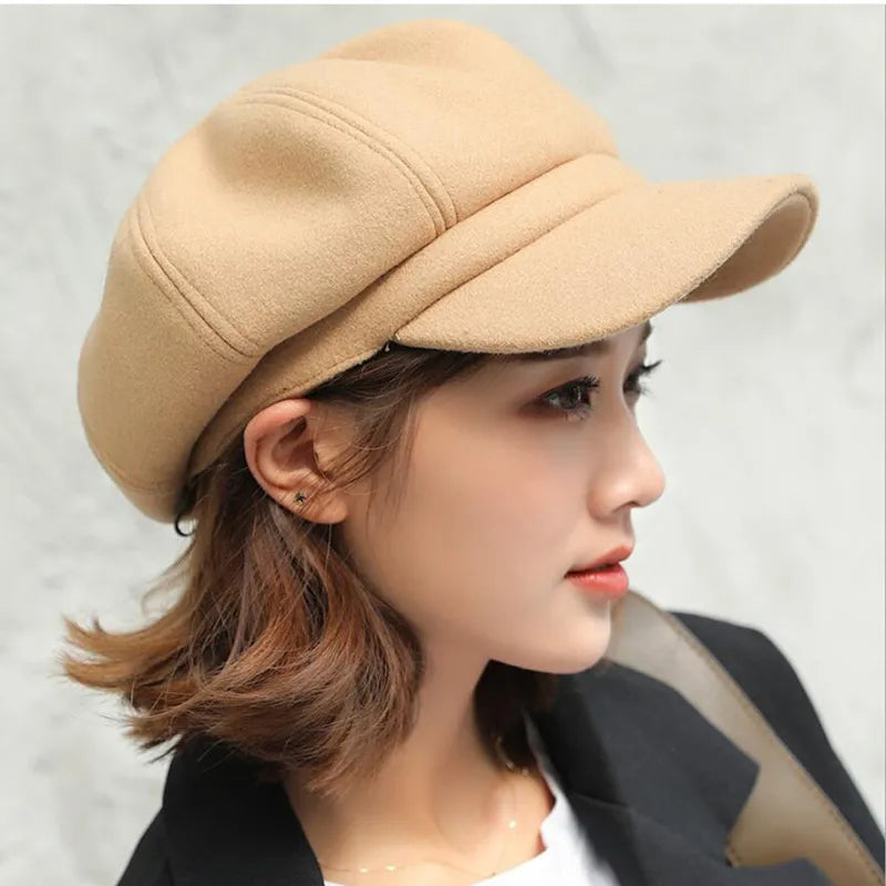 Vintage-Style Newsboy Cap for Winter Comfort
