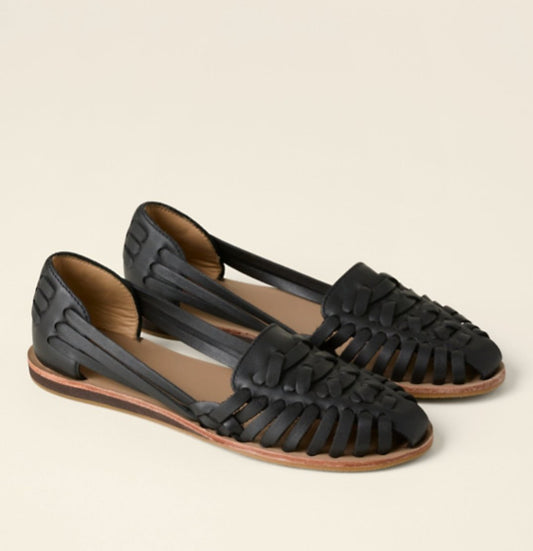 Women's Closed-Toe Flat Sandals