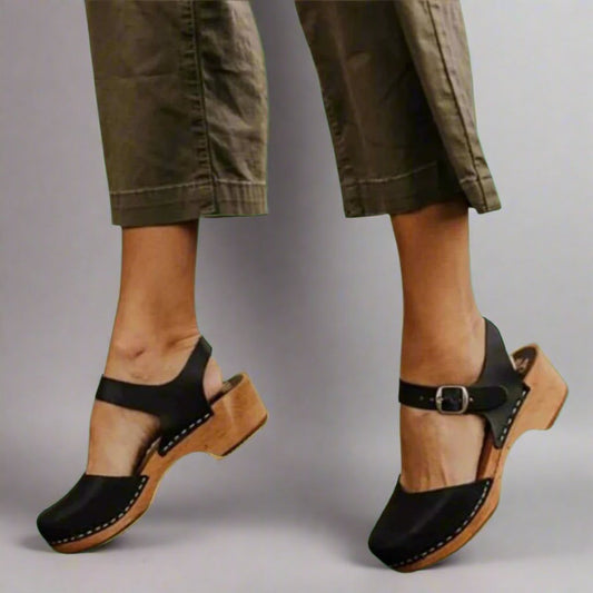Women's Comfortable Closed-Toe Ankle-Strap Platform Clogs